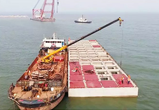 热烈祝贺十大中标青岛某公司起重船吊装服务项目